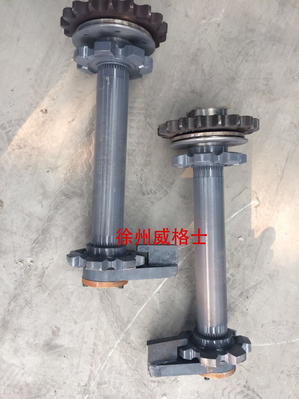 徐工953攤鋪機輸料軸總成